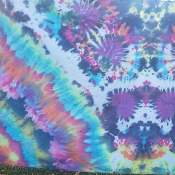 Tie dye tapestry - Picture 3 of 4